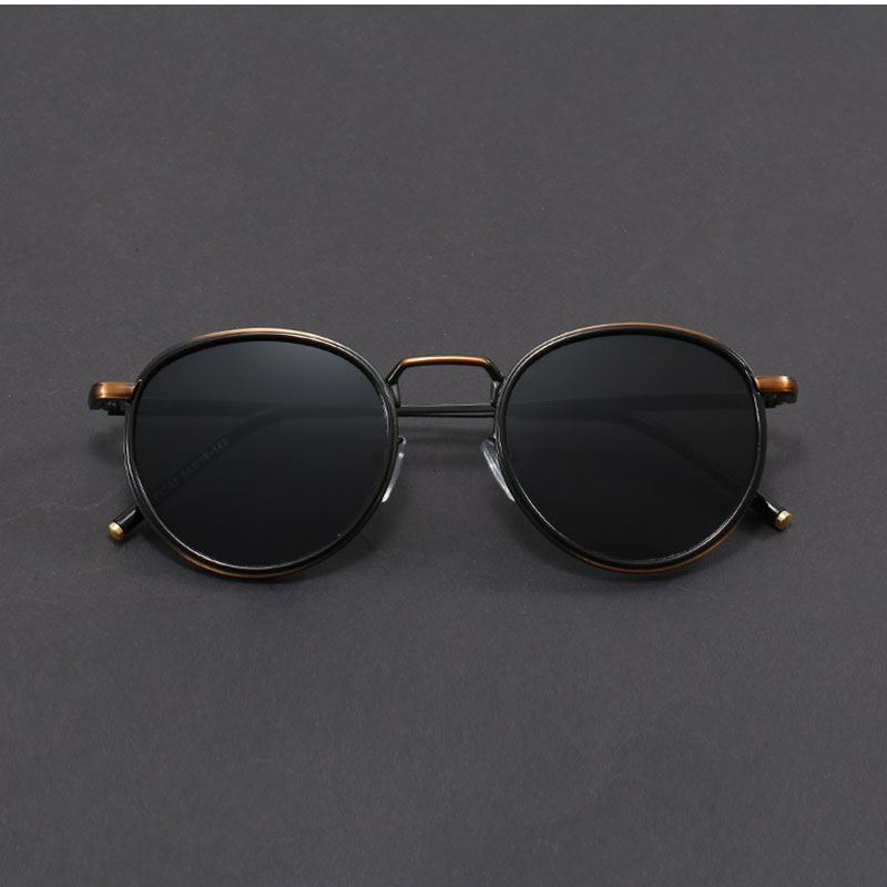 Mode hommes femmes lunettes de soleil noir lentille transparente lunettes Ultra-léger cadre en métal lunettes rétro été plage lunettes
