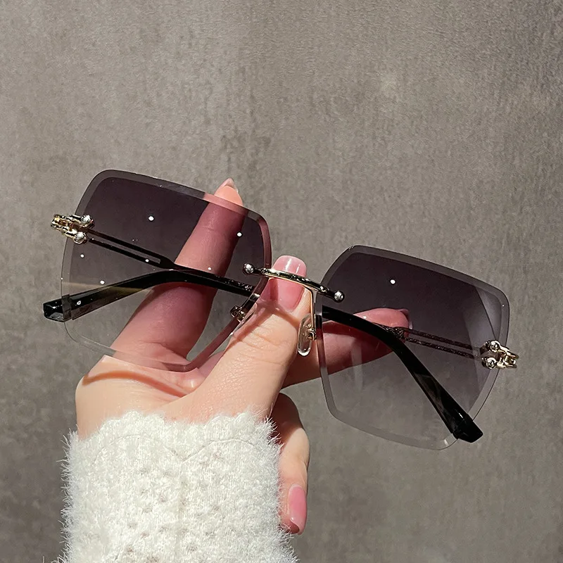 Lunettes de soleil oversize sans monture tendance 2026 pour femme – Design de marque de luxe célèbre, style vintage sexy pour l'été