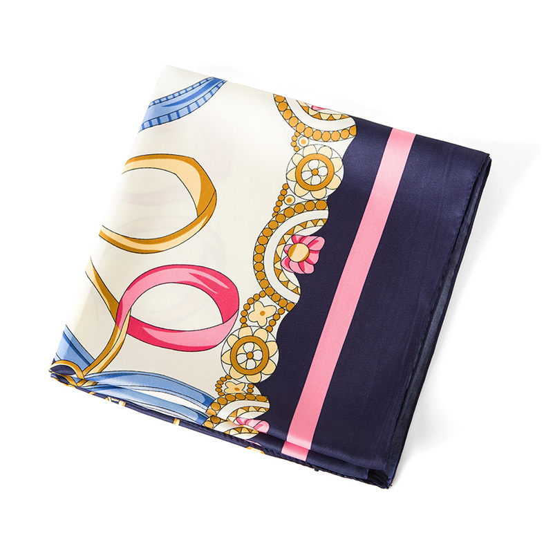 Foulard en soie femmes grands châles ceinture chaîne impression carré Bandana luxe foulard musulman Hijab écharpe femme Foulards 130CM