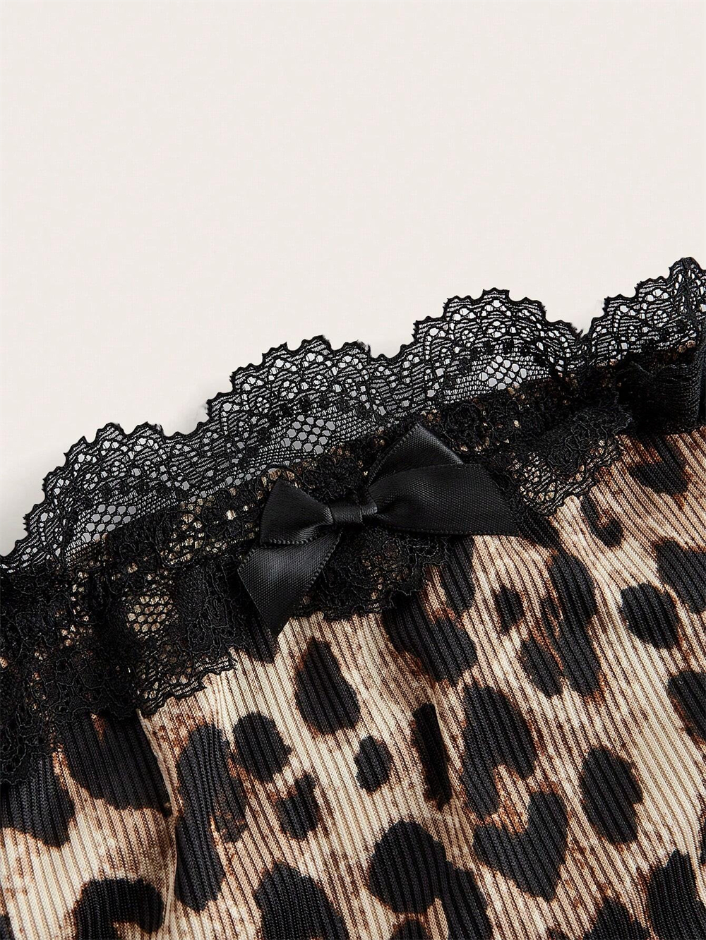 Haut court bandeau sans bretelles en maille côtelée à imprimé léopard avec dentelle sexy pour femme, coupe ajustée décontractée, dos nu, taille plissée 2026