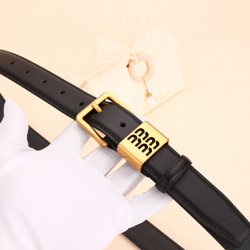Ceinture en cuir pour femme, ceinture décorative polyvalente, design élégant pour jeans, ceinture tendance et à la mode
