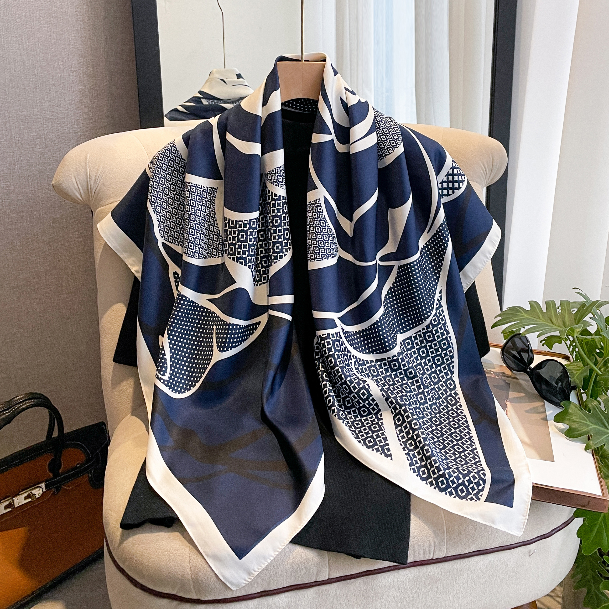 Nouveau Design de luxe 90cm sergé soie femmes écharpe crème solaire Foulard châle Hijab femme cheveux Hijab enveloppes Foulard Bandanda Echarpe