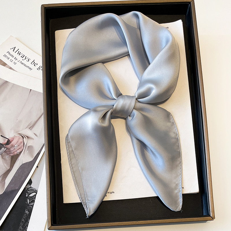 Nouveau foulard carré uni 70*70cm pour femme, polyvalent, décoratif pour l'été, protection du cou, fin, en fausse soie