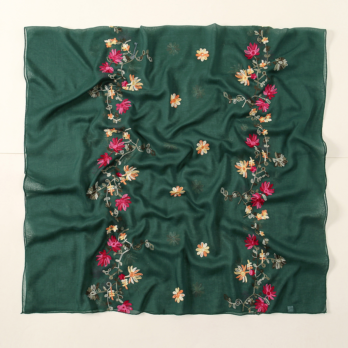 Écharpe fine en coton à fleurs pour femmes, châles brodés, foulard, hijab, étoles, crème solaire, vintage, vente en gros, nouveau