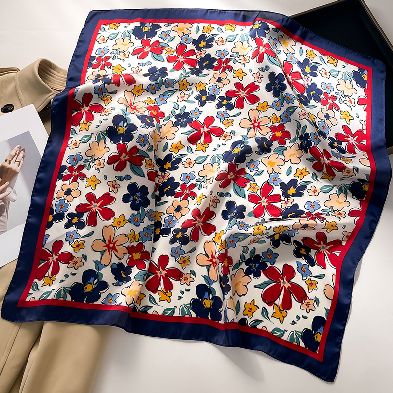 Écharpe carrée de luxe pour femmes, hijab élégant, foulard doux à motifs floraux, châle tendance pour les voyages