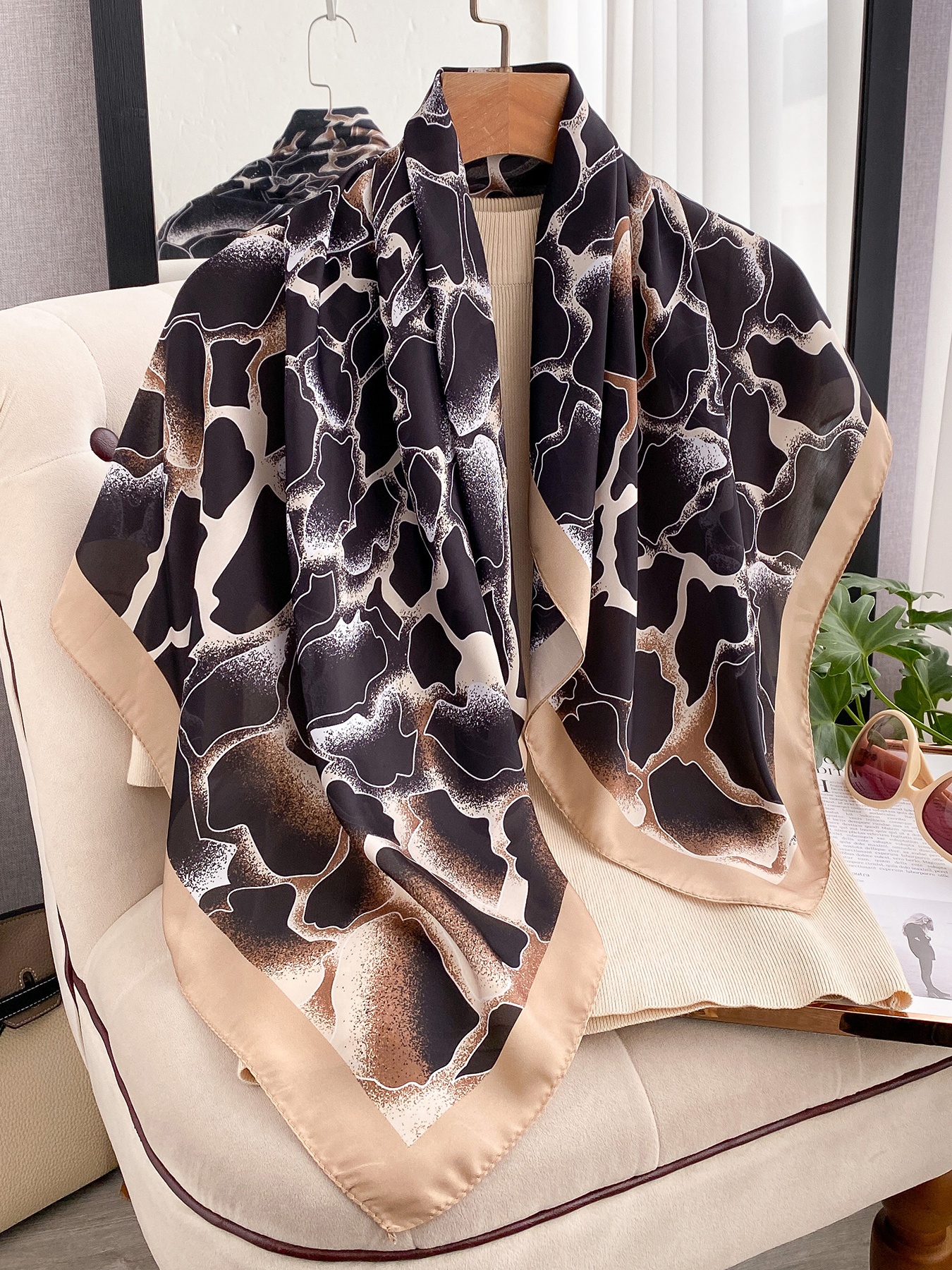 Foulard carré en soie imprimé léopard 90 cm, écharpe pour cheveux, foulard de créateur pour femme, hijab, châle en satin doux, bandeau