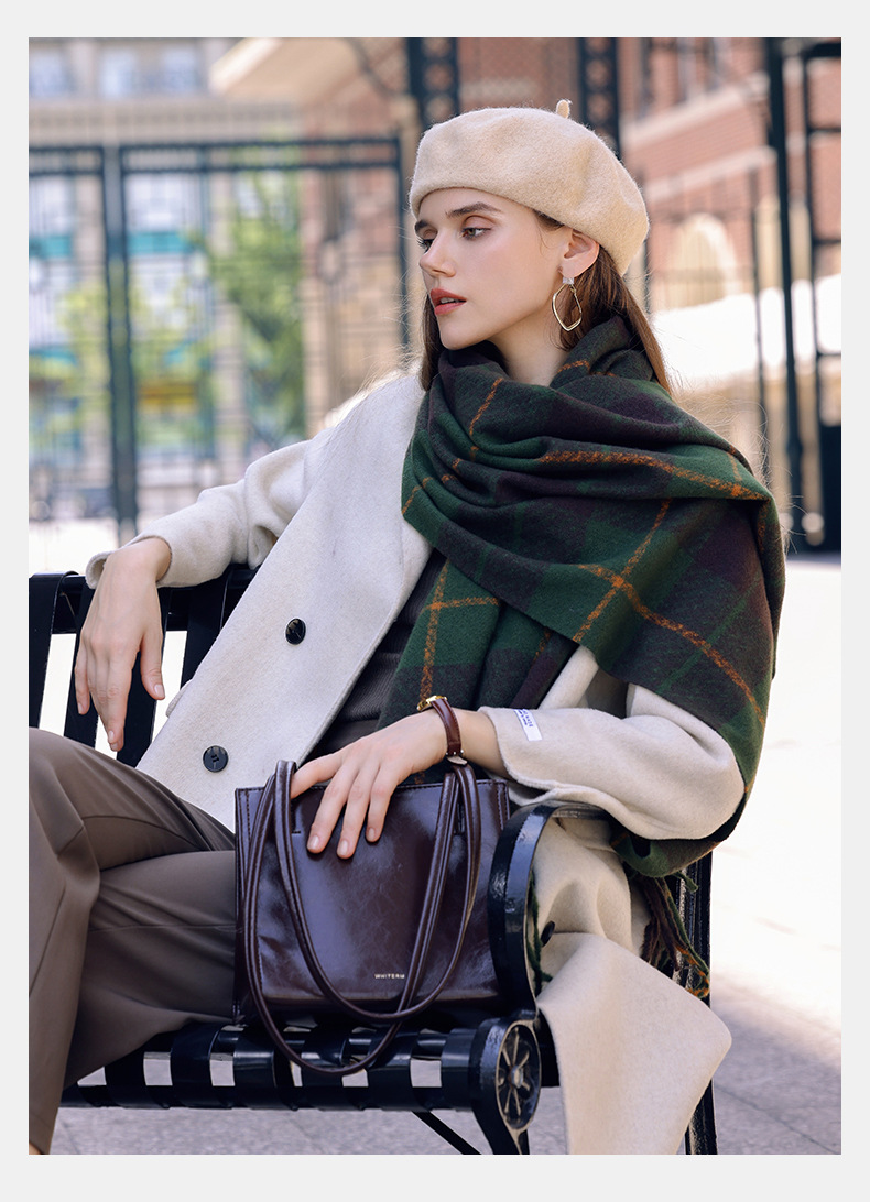Écharpes en fausse fourrure imitation cachemire pour femme, écharpe à carreaux chaude et épaisse pour l'automne et l'hiver, châle à franges très tendance
