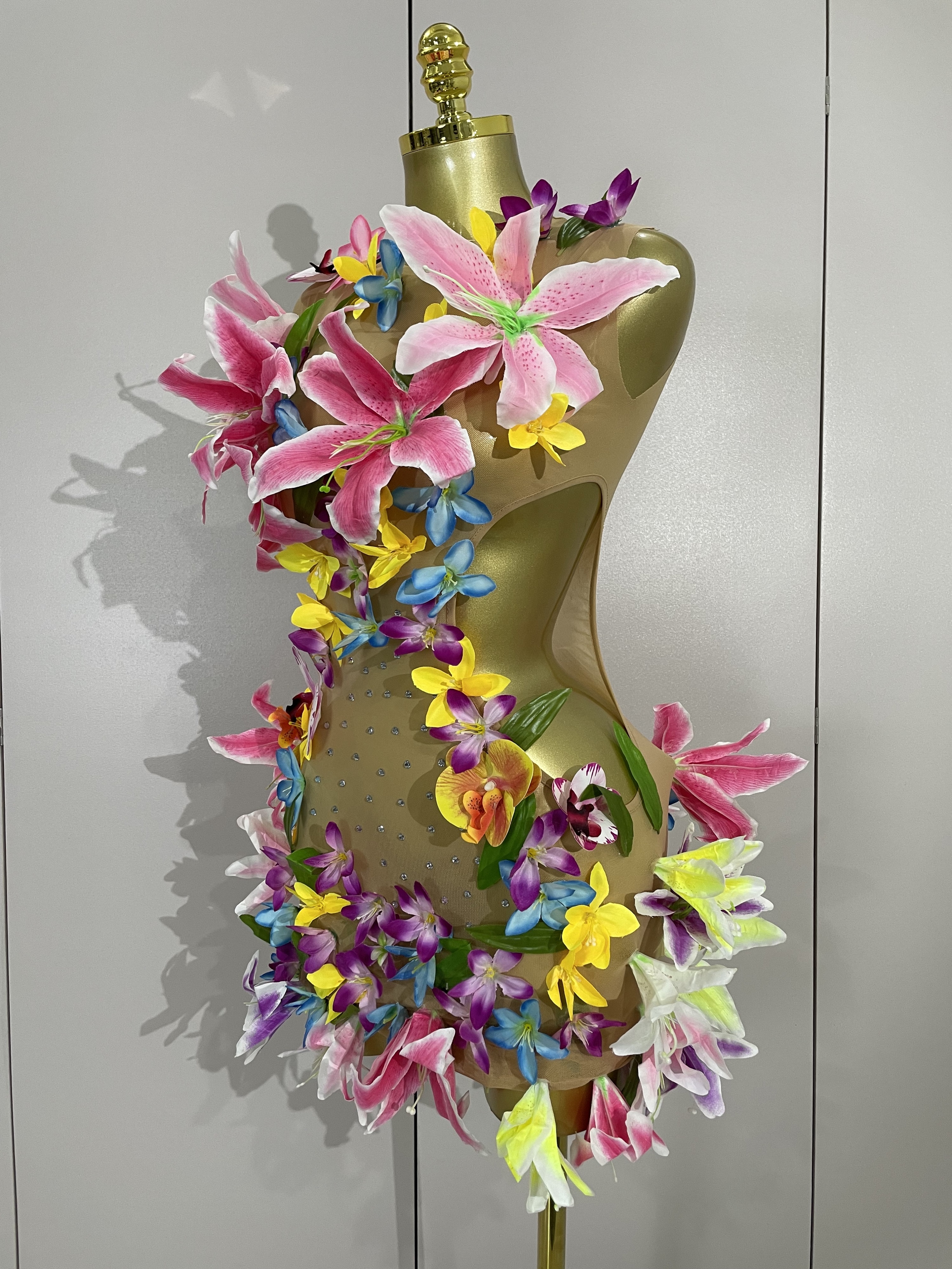 Femmes soirée robes de fête d'anniversaire fleurs colorées sans manches Sexy maille voir à travers Mini robe discothèque danseur scène porter