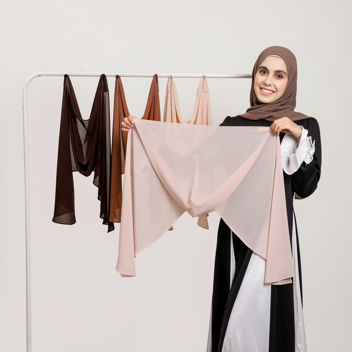 2025 Ramadan femmes solide écharpe intégré magnétique musulman en mousseline de soie Hijab châles tête enveloppement Hijabs foulards dames Foulard islamique