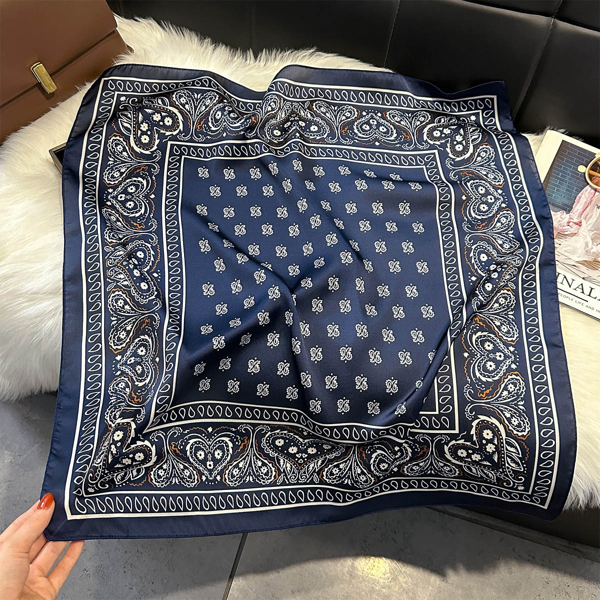 Nouveau Foulard en Soie Imprimé Paisley 2026 pour Femme, Carré, Doux, pour le Cou, Décoration de Mode Féminine, 70*70cm