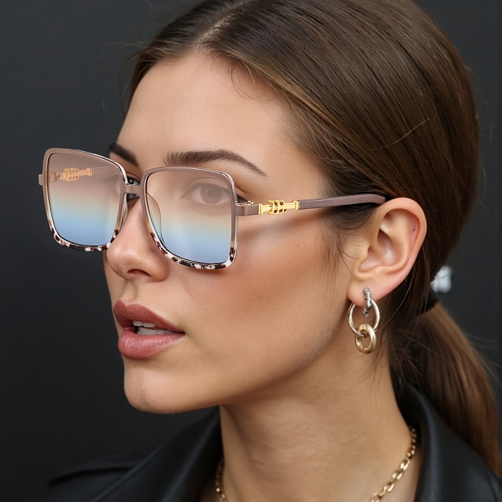 Lunettes de soleil carrées dégradées à la mode, avec chaîne dorée Unique, jambes de temple exquises pour femmes