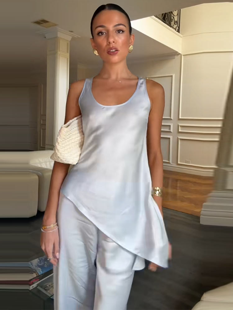 Ensemble élégant de gilet et pantalon en satin pour femme, col rond, sans manches, ourlet irrégulier, haut et pantalon large, collection été 2026, tenue de vacances pour femme