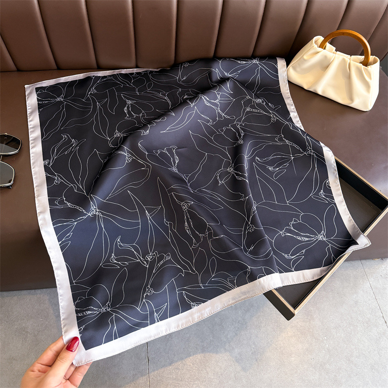 Foulard carré de luxe à motifs floraux pour femme, en soie, bandana, hijab, écharpe élégante, châle pour le voyage