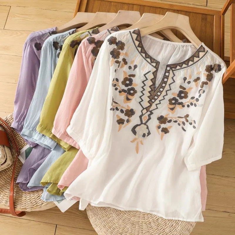 Chemisier en lin et coton brodé style ethnique pour femme, décontracté d'été, ample, manches 3/4, col en V, motif floral bohème, hauts pour le quotidien