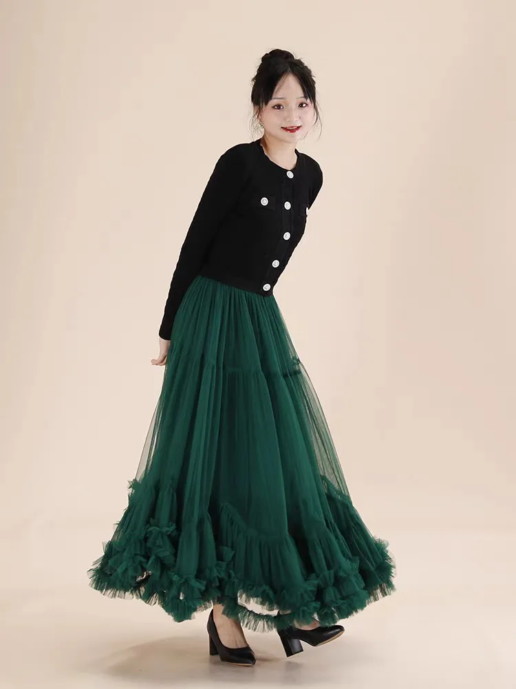 Jupe longue élégante style bohème de plage, taille haute, bouffante, fluide, coupe trapèze, design évasé, en tulle superposé à volants délicats