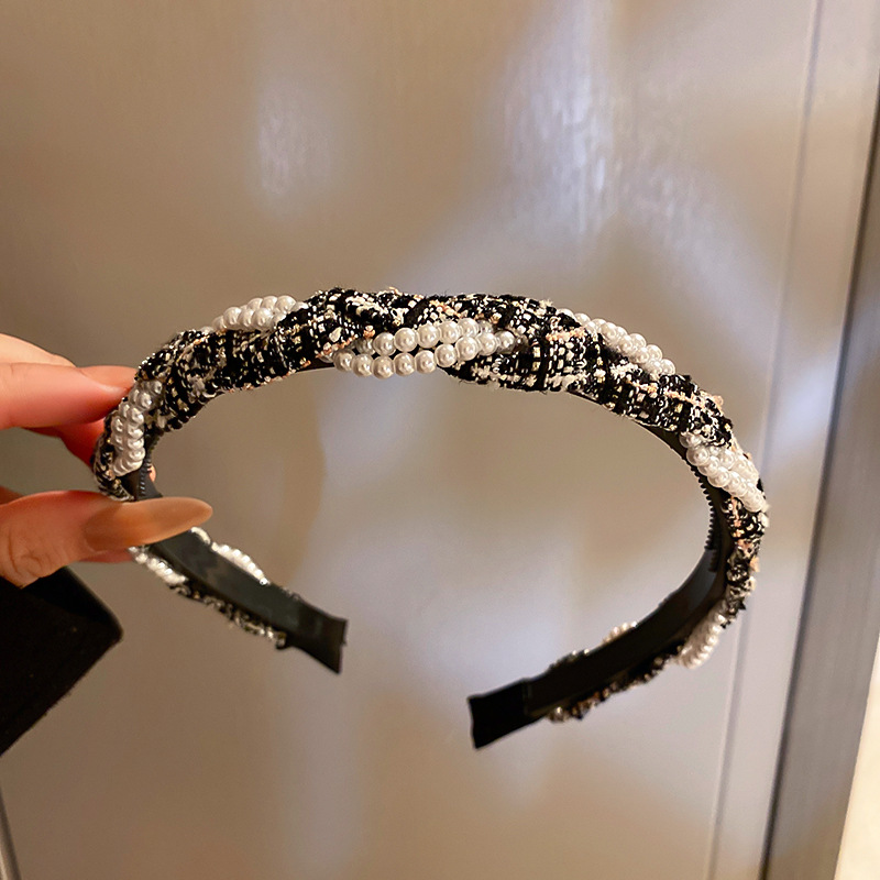 Couvre-chef enveloppé de perles pour femmes, Texture rétro, bandeaux de tempérament, mode luxe, accessoires pour cheveux de styliste, nouveauté 2023