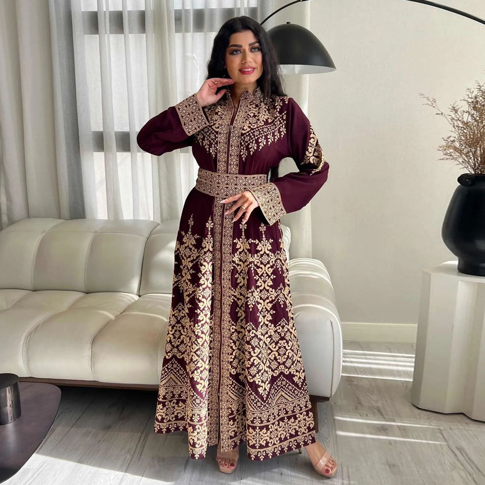 Robes zippées imprimées à la mode de nouveau style à Dubaï, Arabie Saoudite. Robes de style ethnique moyen-orient pour femmes avec ceintures.