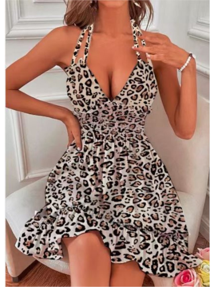 Femmes été licou col en V profond robe d'été Sexy dos nu à volants smocké robe courte taille dos ouvert robe Mini robe patineuse 2024