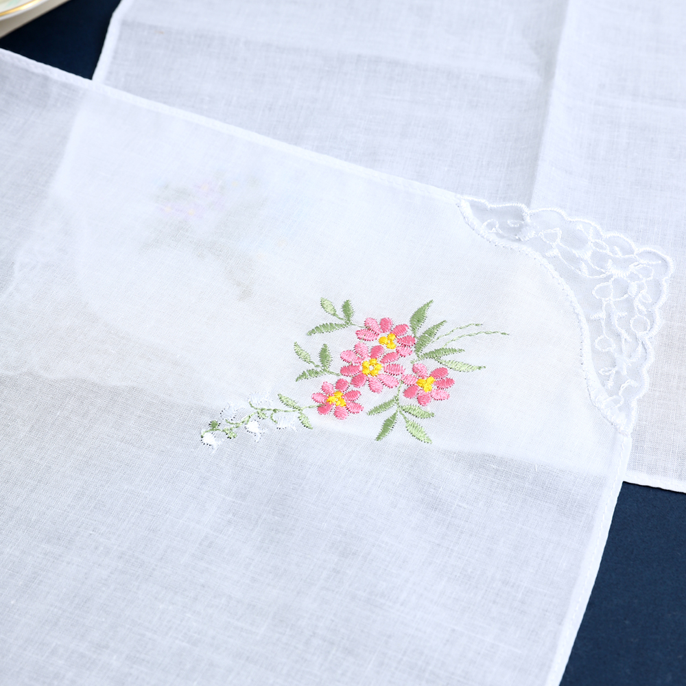 Lot de 12 mouchoirs brodés en dentelle élégante pour femme, mouchoirs en pur coton, fins et doux, souvenirs de mariée pour la saison du mariage, cadeaux pour la fête des mères