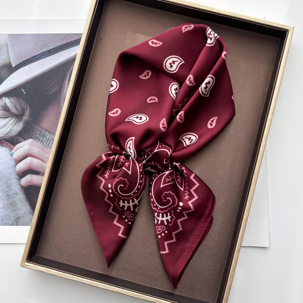 Écharpe carrée imprimée Paisley pour femmes, élégante, imitation soie, bandana, hijab rétro, foulard de luxe, châle