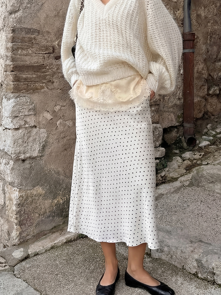 Jupe midi élégante à pois en satin de soie pour femme, collection Printemps-Été 2026, taille haute, coupe ajustée, idéale pour les soirées