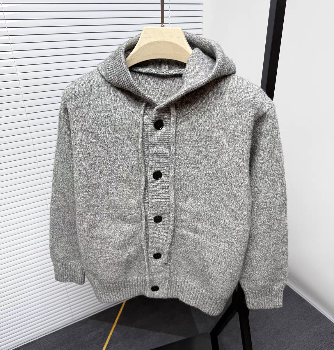 Mode luxe à capuche tricoté cardigan style coréen jeunesse tendance doux confort automne nouvelle couleur unie décontracté haute qualité hommes manteau