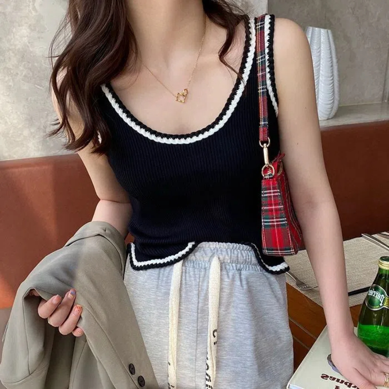 T-shirt col rond femme, estival et chic, à la mode, avec broderie imprimée