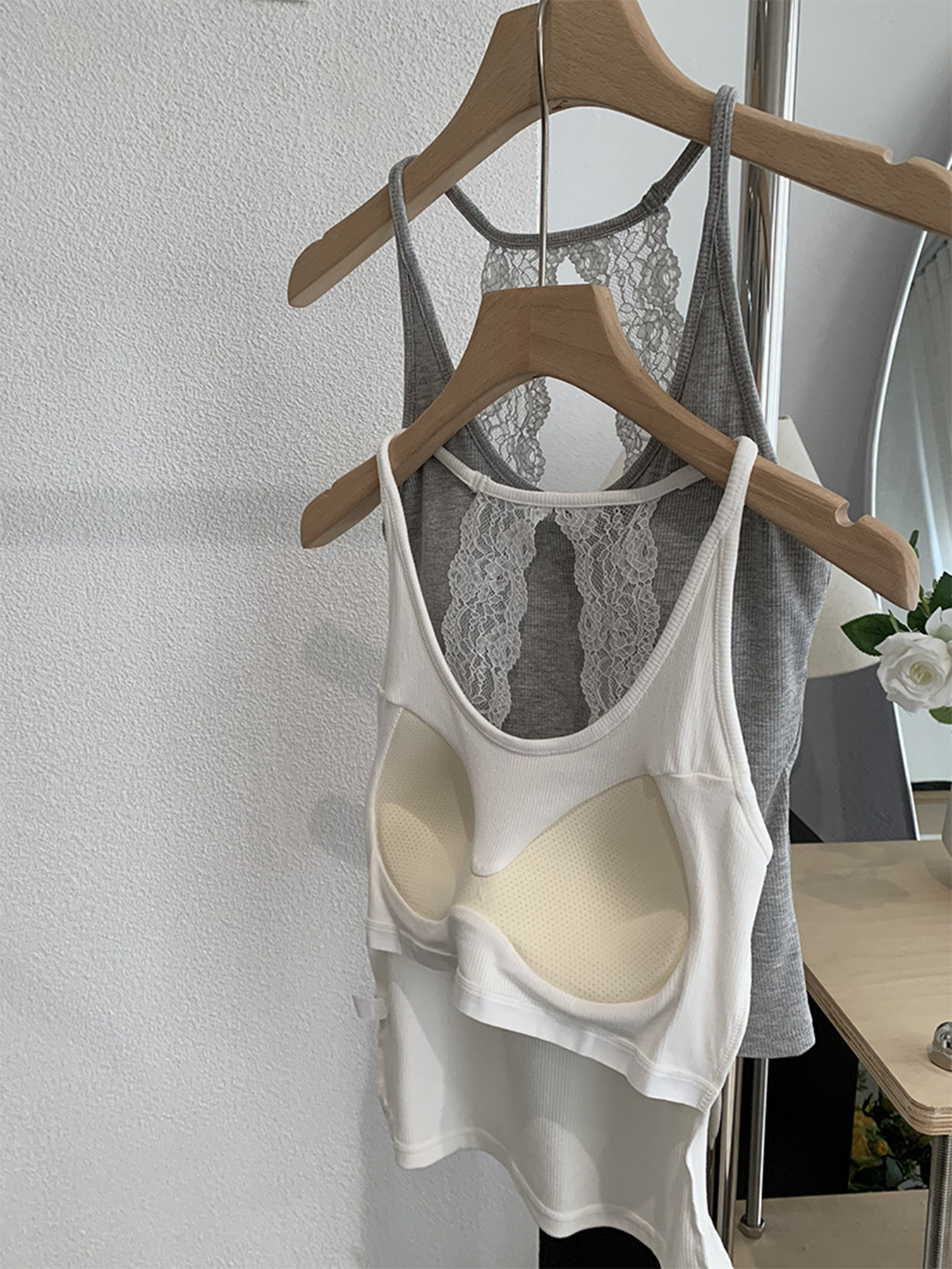 Débardeur sexy coréen en dentelle pour femme, dos nu, décontracté, polyvalent, d'été, à fines bretelles, style licou, doux, vêtement de sport