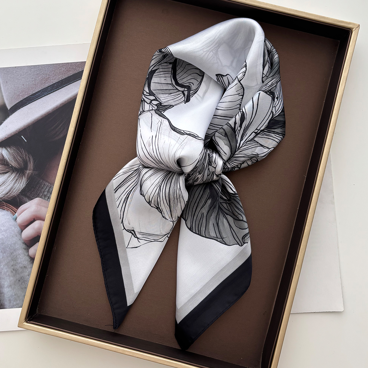 Élégant Foulard Carré en Soie Imitation Florale pour Femme, Bandeau Cheveux, Bandana, Écharpe de Cou, Nouveauté 2026