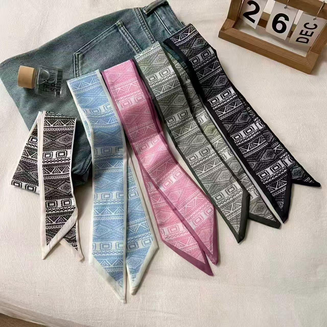 Lot de 5 foulards en satin imitation soie pour femme, bandeaux pour cheveux, accessoires de coiffure, foulards pour femme, rubans, attaches de cou pour poignée de sac
