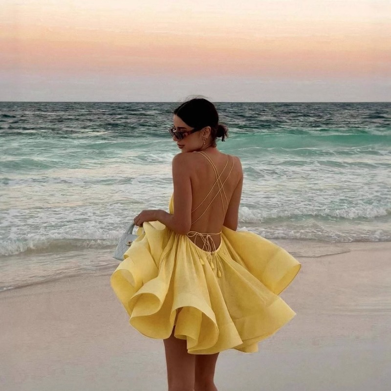 Commerce extérieur vêtements pour femmes 2025 mode sexy dos nu à lacets ample plissé taille haute mini robe