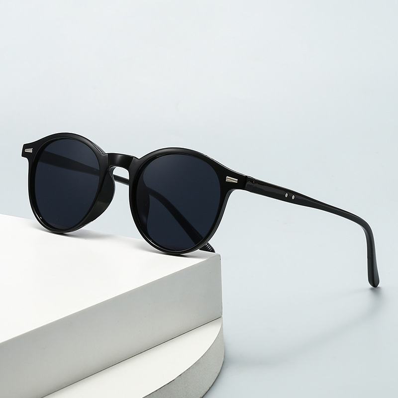 Lunettes de soleil polarisées rondes rétro pour femmes, style mode, avec rivets, protection UV400, motif léopard, pour fêtes, tendance, pour hommes, style punk