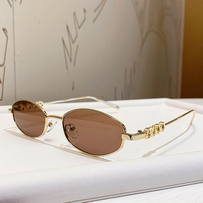 Lunettes de soleil de marque de luxe avec lettres métalliques pour femmes et hommes, tendance unisexe, petites, polygonales, UV400, élégantes pour la conduite en extérieur et les selfies.