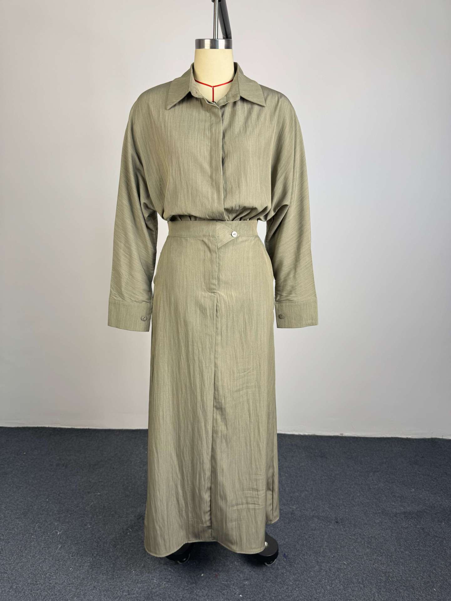 Ensemble Chic et Décontracté 2 Pièces pour Femme : Jupe Longue Unie et Chemise à Manches Longues – Collection Printemps-Été 2026