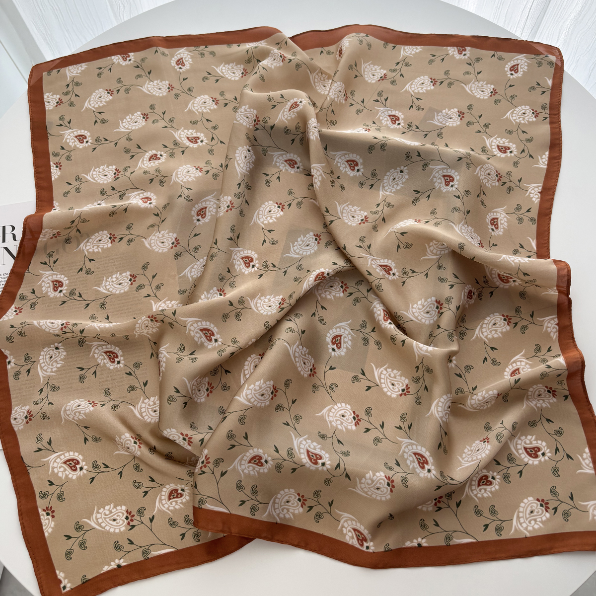 Écharpe de luxe en Satin doux imprimé géométrique, écharpe carrée de Protection du cou professionnelle pour les déplacements à la mode, printemps été