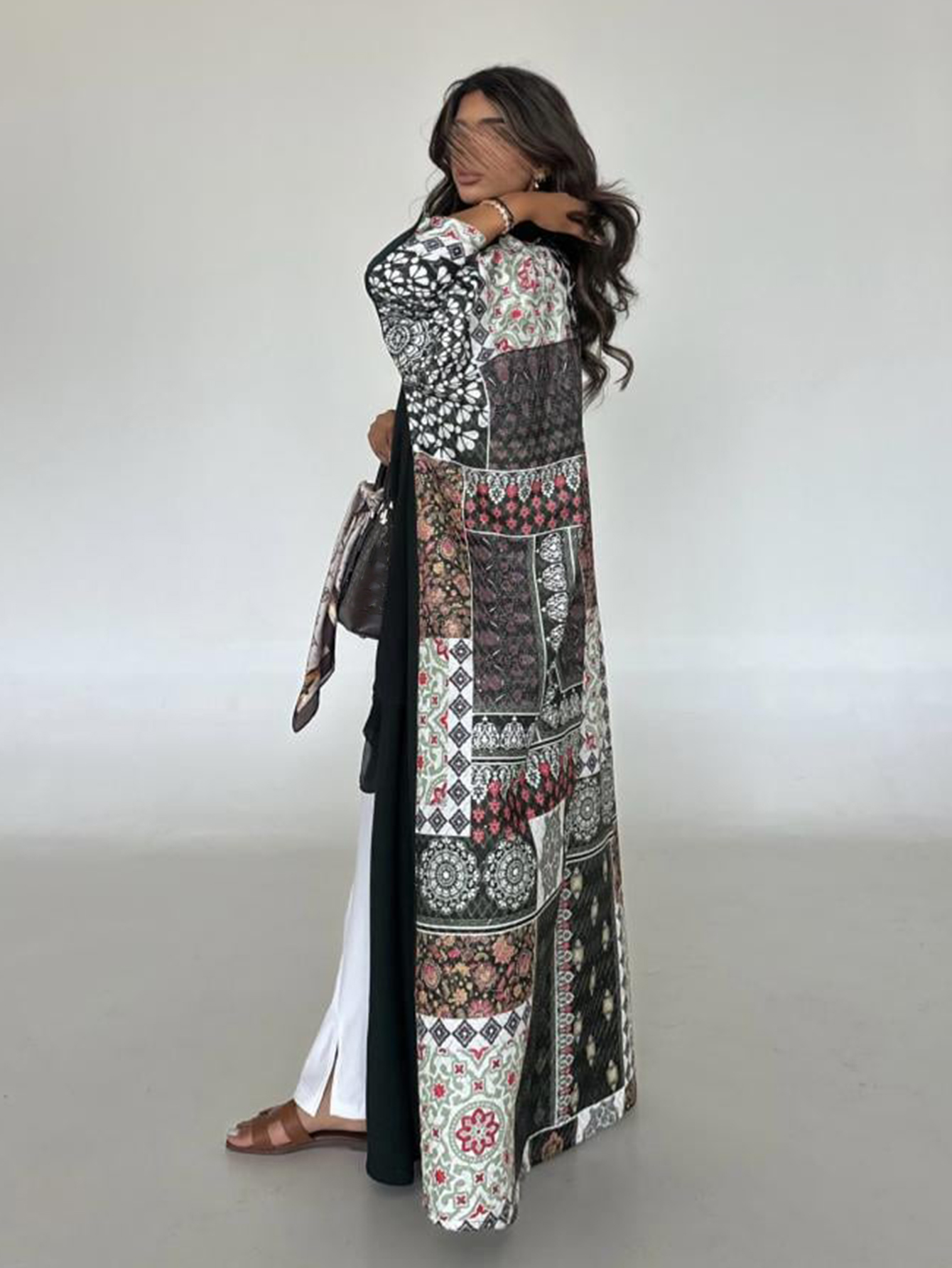 Abaya arabe ample et élégante à manches longues à imprimé floral irrégulier