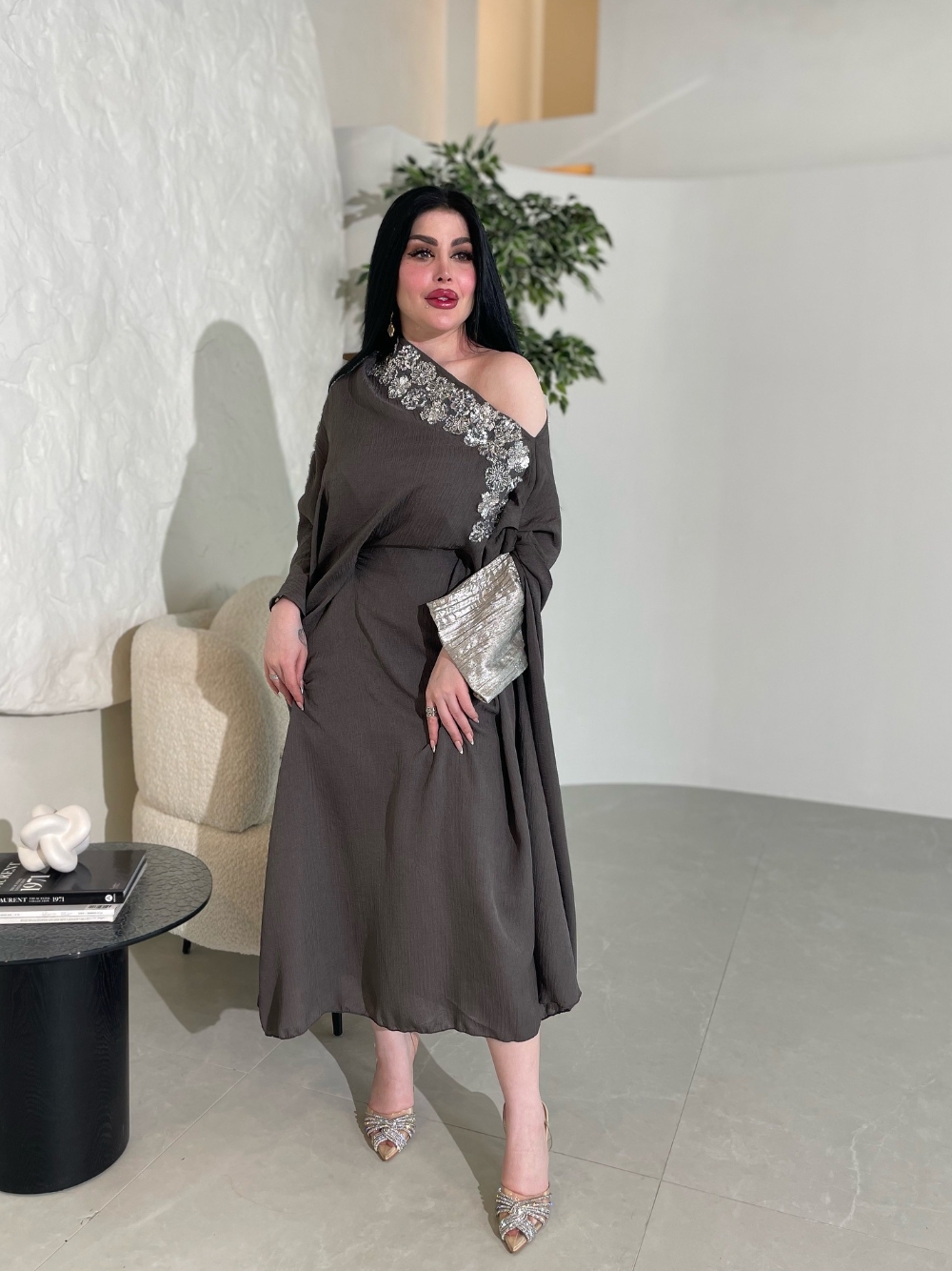 Robe de soirée en sequins argentés brodés, grande taille, épaules dénudées, robe de bal pour femmes, abaya fluide, moderne, élégante, tenue de soirée