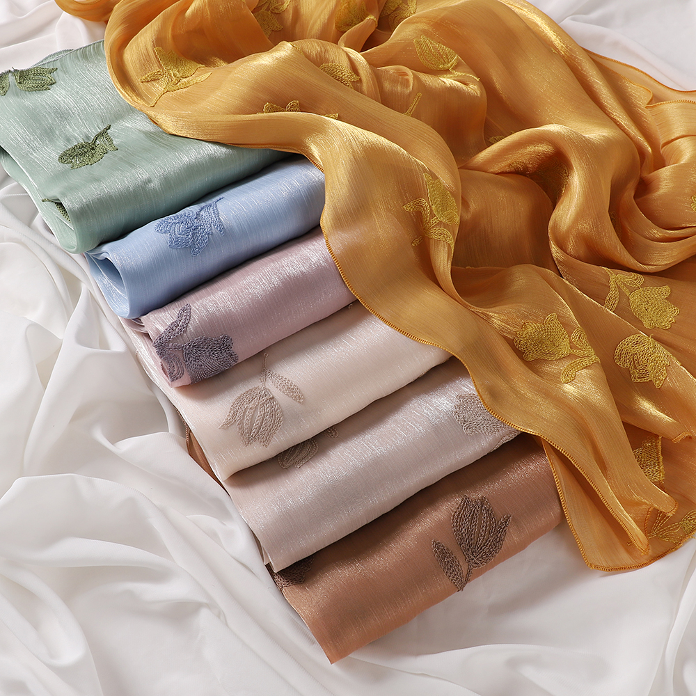 Hijab élégant à broderie florale, foulard islamique tendance pour femmes, hijab scintillant, léger, en tissu froissé uni