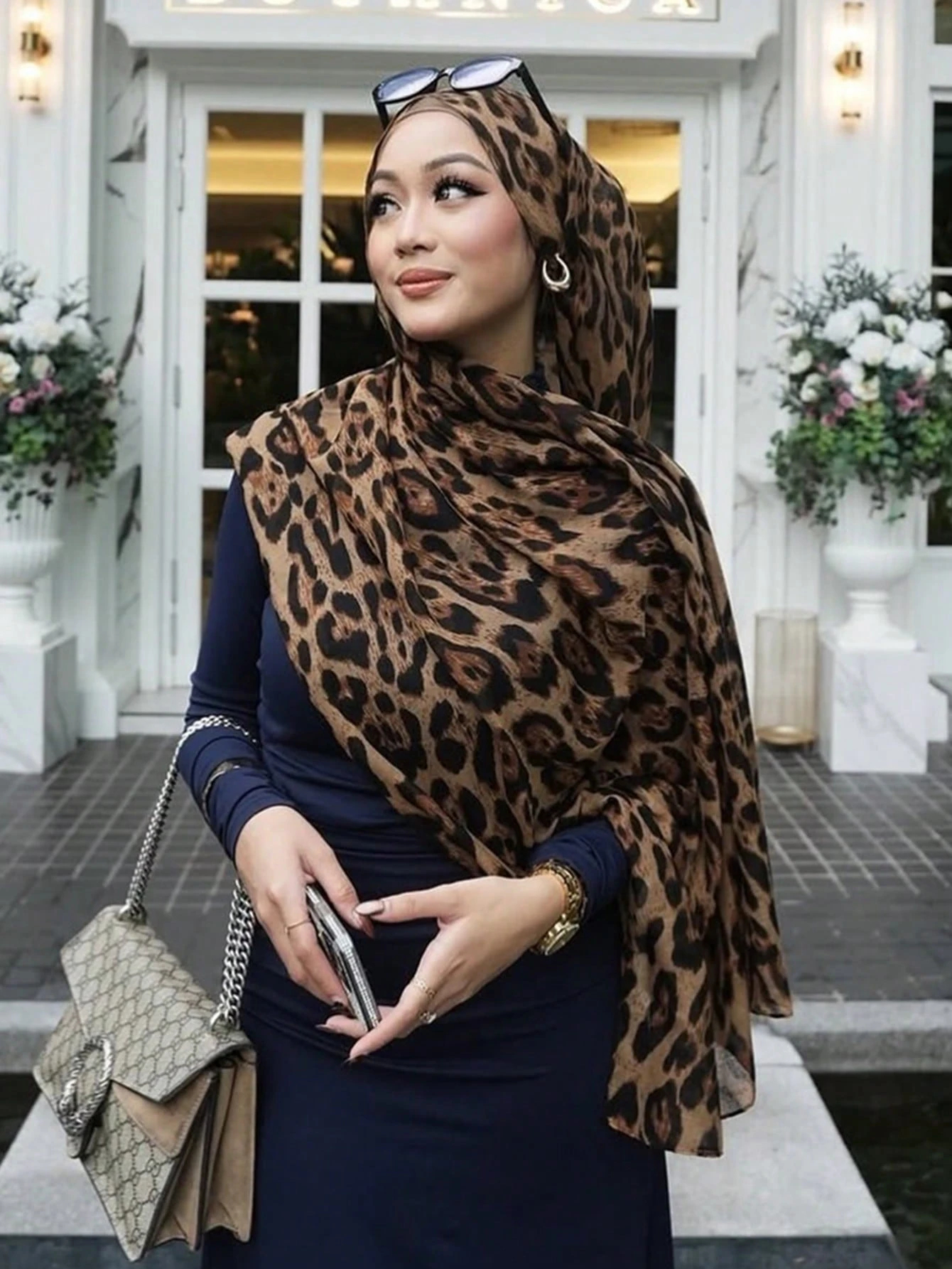 Nouvelle crème solaire Voile mince femmes écharpe été Hijab classique imprimé léopard foulards doux dame Foulard Viscose femme Wrap châles
