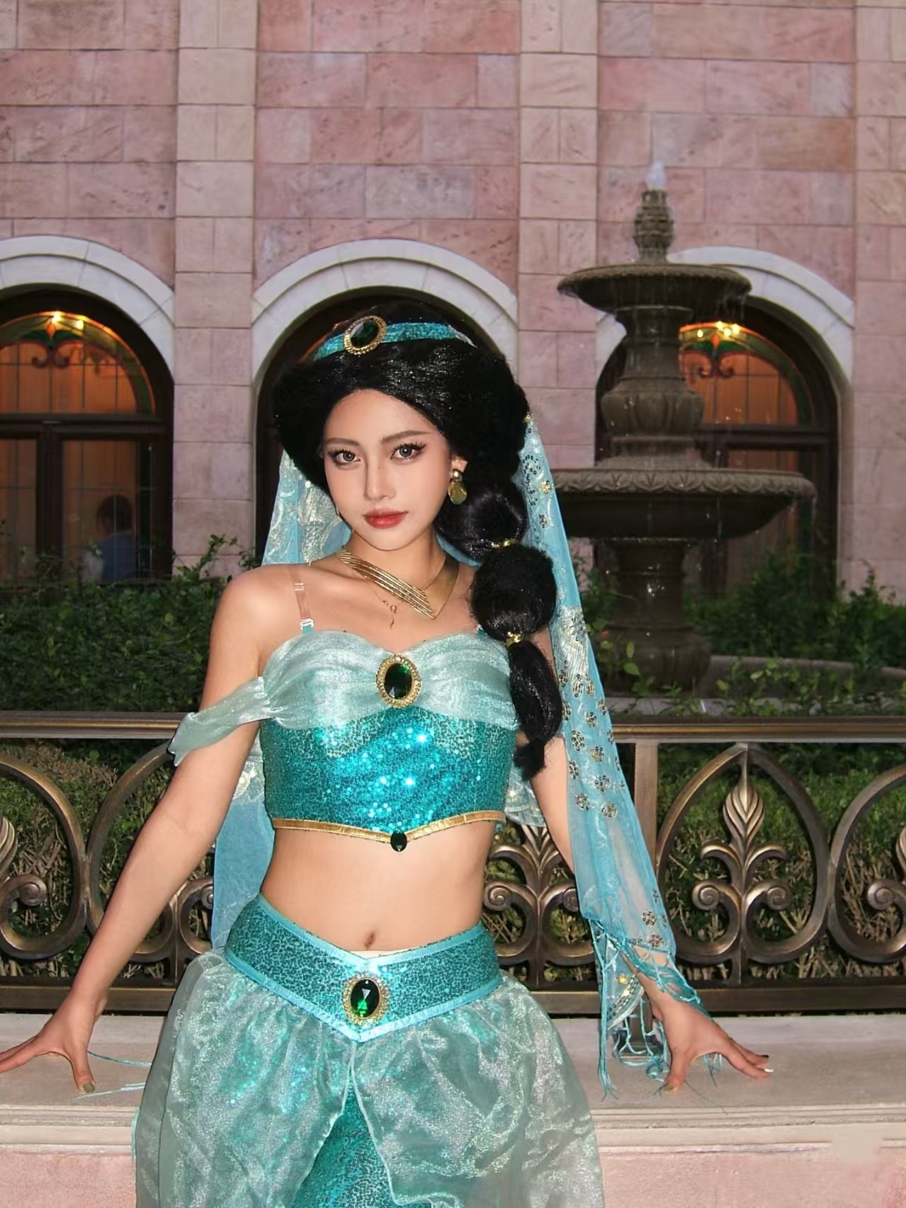 Costume de cosplay de la princesse Jasmine d'Aladdin pour femmes, robe arabe pour Noël, Halloween, carnaval, scène, tenue de fête à paillettes