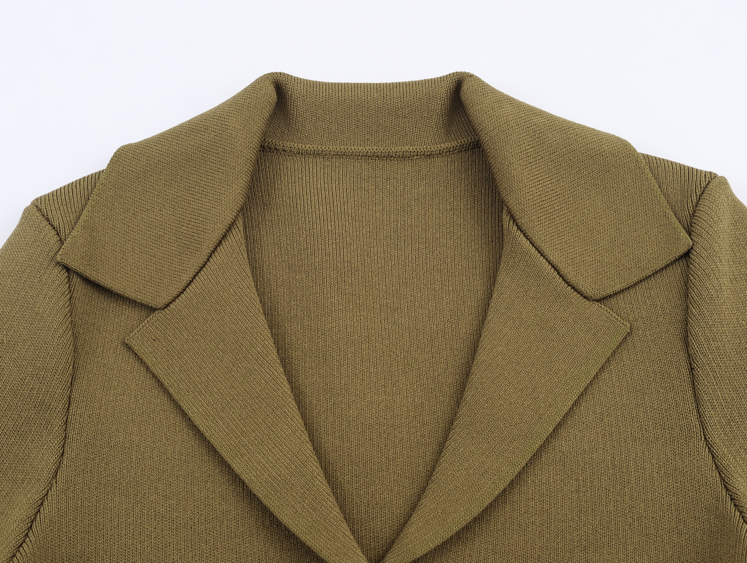 Cardigan confortable et polyvalent pour femmes, vêtements de style doux, haut de gamme, coupe cintrée, ensemble jupe MIDI simple, nouvelle collection 2025
