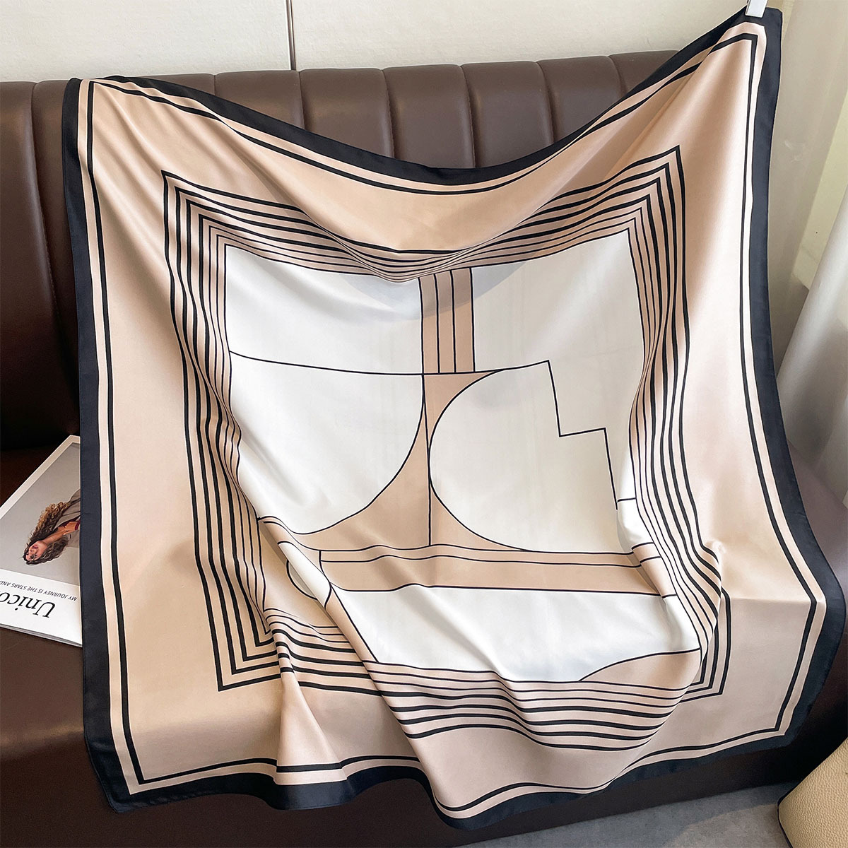 Foulard carré de luxe en soie pour femmes, châle imprimé à la mode, chaînes élégantes, Bandanas Hijab, tache douce, 90x90cm