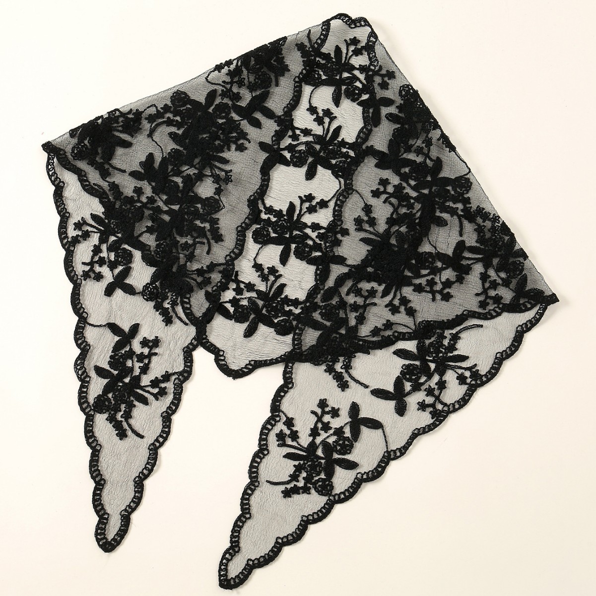 Nouveau blanc noir femmes fleur écharpe été dame solide dentelle triangulaire foulards doux Foulard femme Wrap châles mariée chapeaux