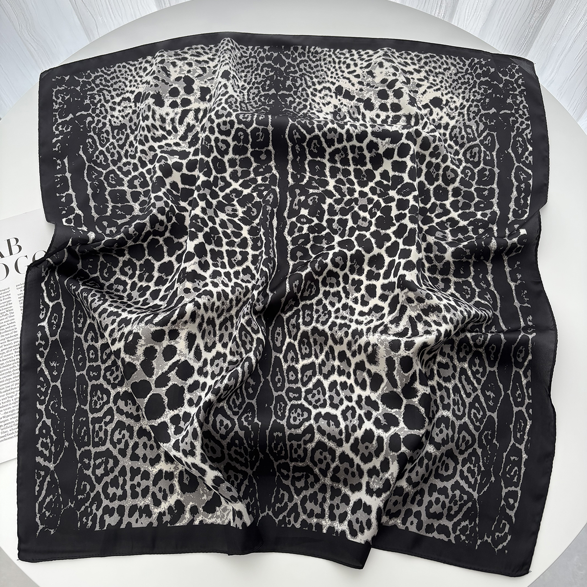 Foulard carré en satin à imprimé floral de luxe pour femme, écharpe de cou, bandeau, châle, écharpe, bandana