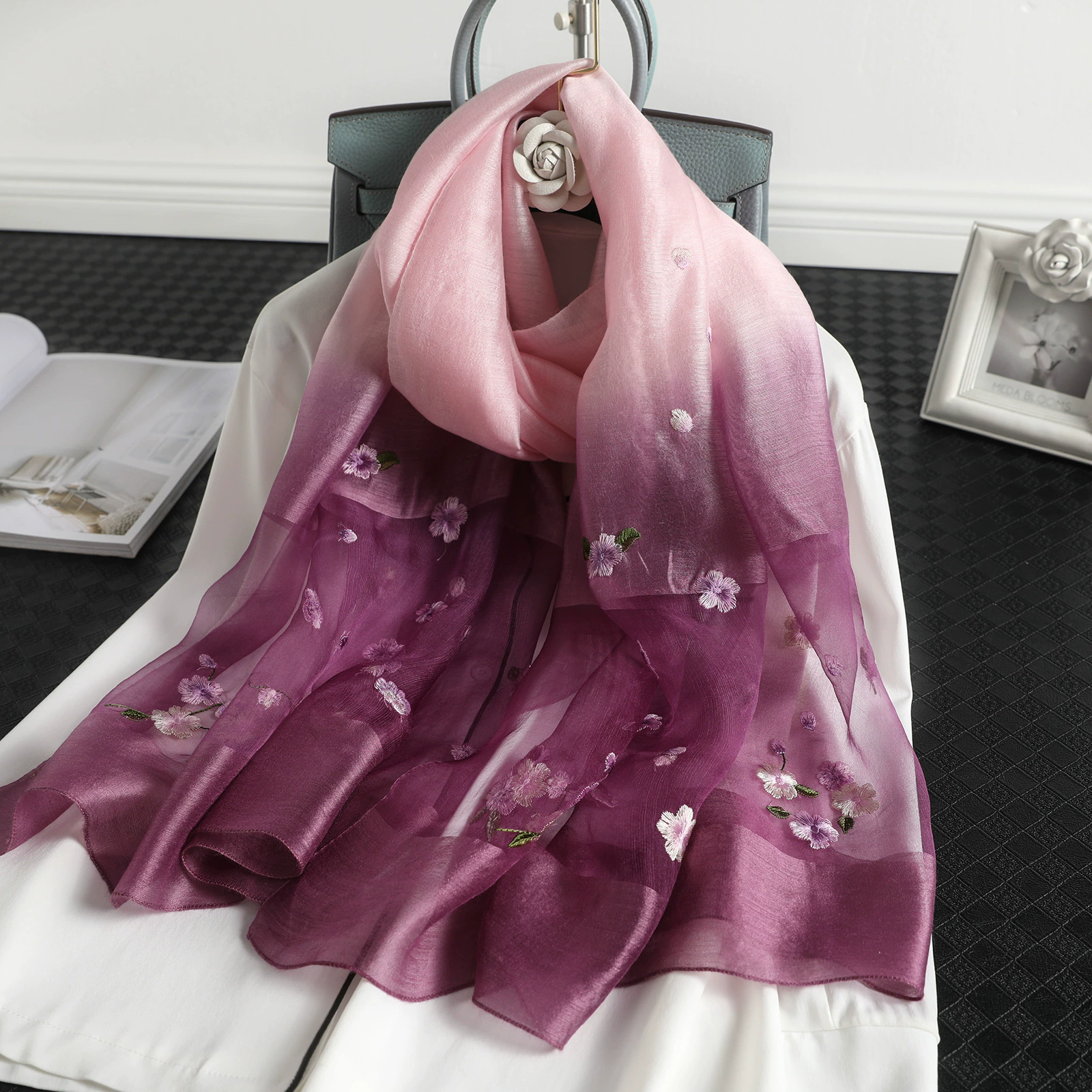 Écharpe brodée à la main en soie, châle décoratif élégant et polyvalent, nouvelle collection automne/hiver, vente en gros