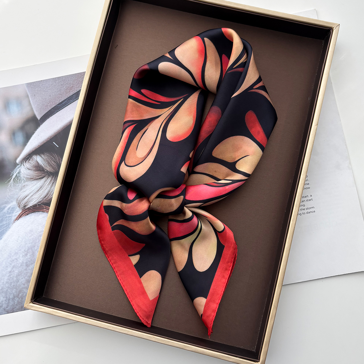 Foulard carré imprimé de luxe pour femmes, Imitation soie, Bandanas à la mode, Hijab, foulard élégant, châle de plage