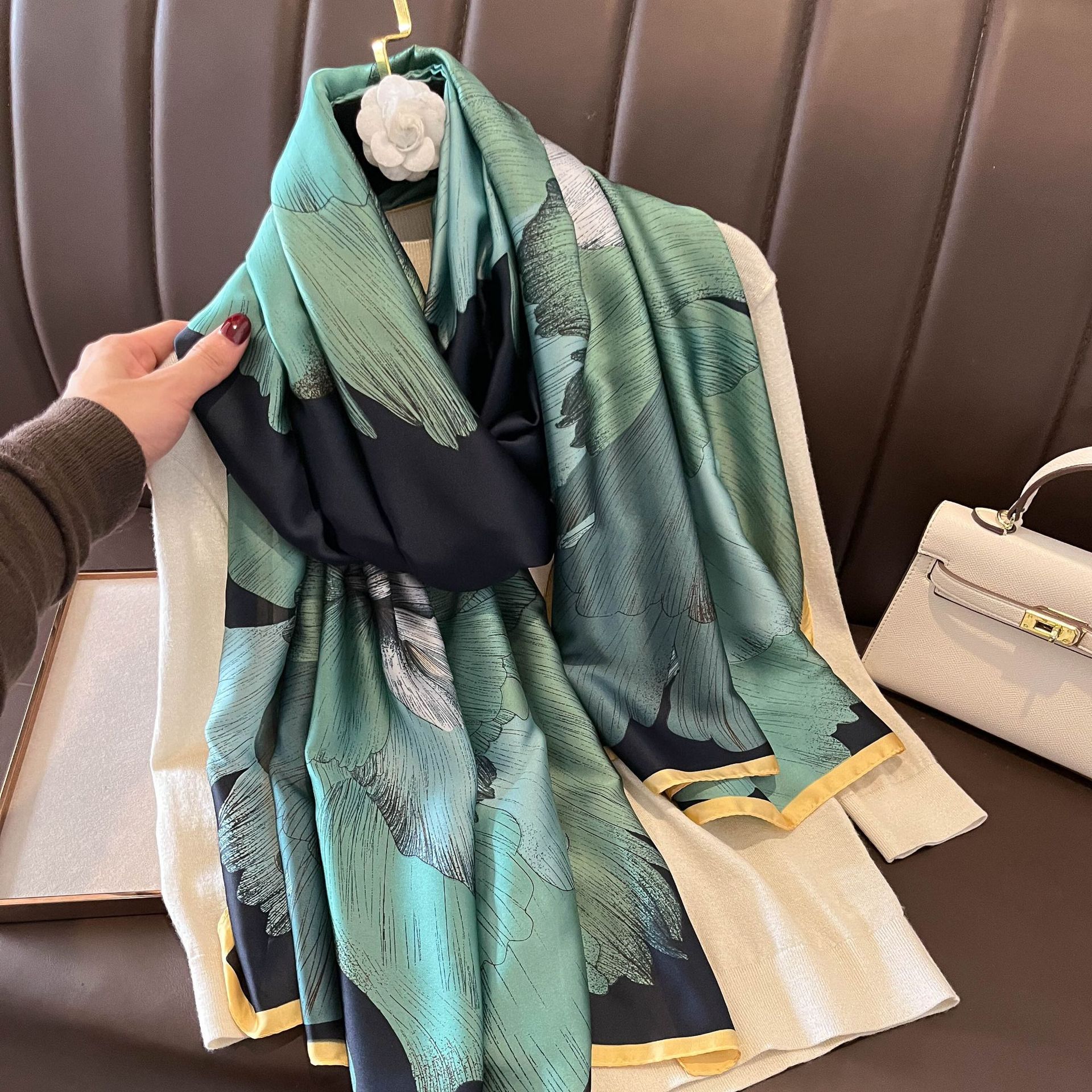 Nouvelle femme élégante écharpe en mousseline de soie châle femme écharpe rouge foulards pour dames XWJ16