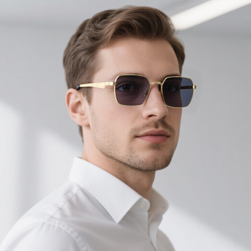 Mode petites lunettes de soleil carrées en métal hommes femmes en plein air décontracté couleur lentille lunettes de soleil Vintage Triangle jambes conception lunettes