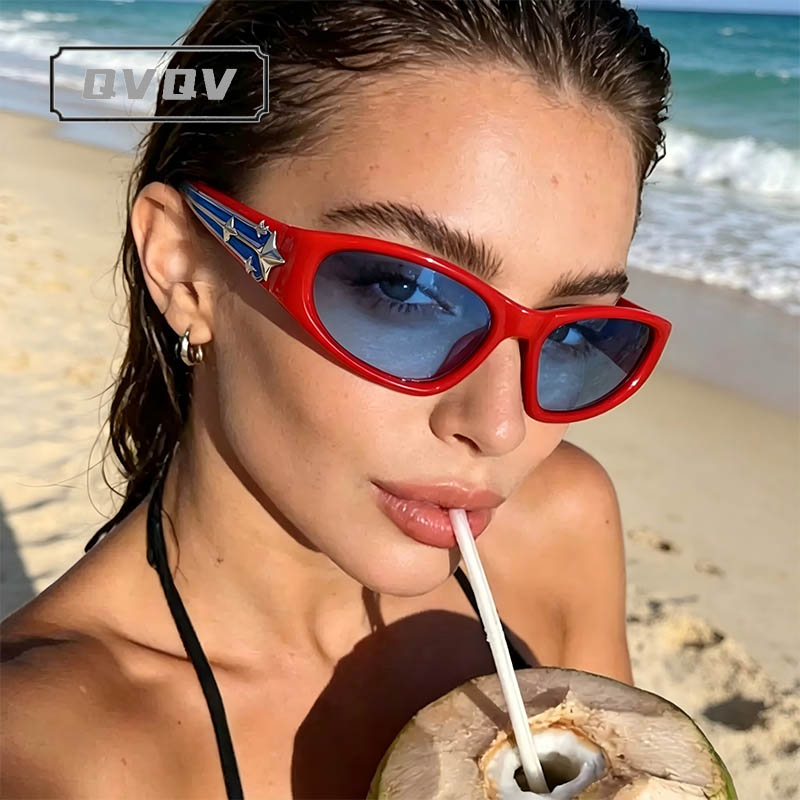 Lunettes de soleil QVQV pour femmes, protection UV, tendance mode, style punk Y2K, verres rouges et bleus, lunettes de soleil cool