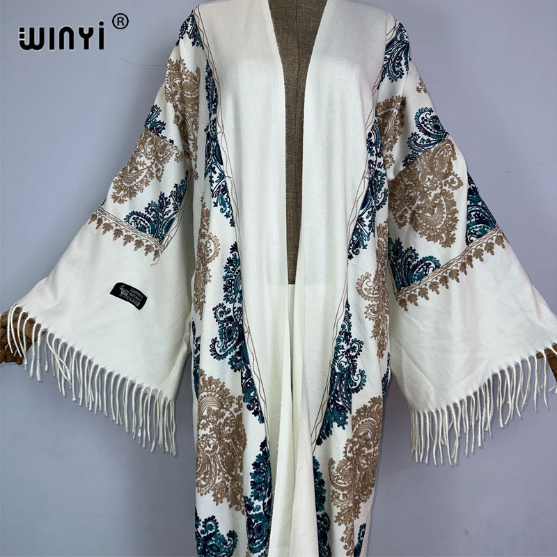 WINYI Manteau long d'hiver pour femmes avec pompon et broderie, robe musulmane, abaya de luxe de Dubaï, kimono féminin du Moyen-Orient